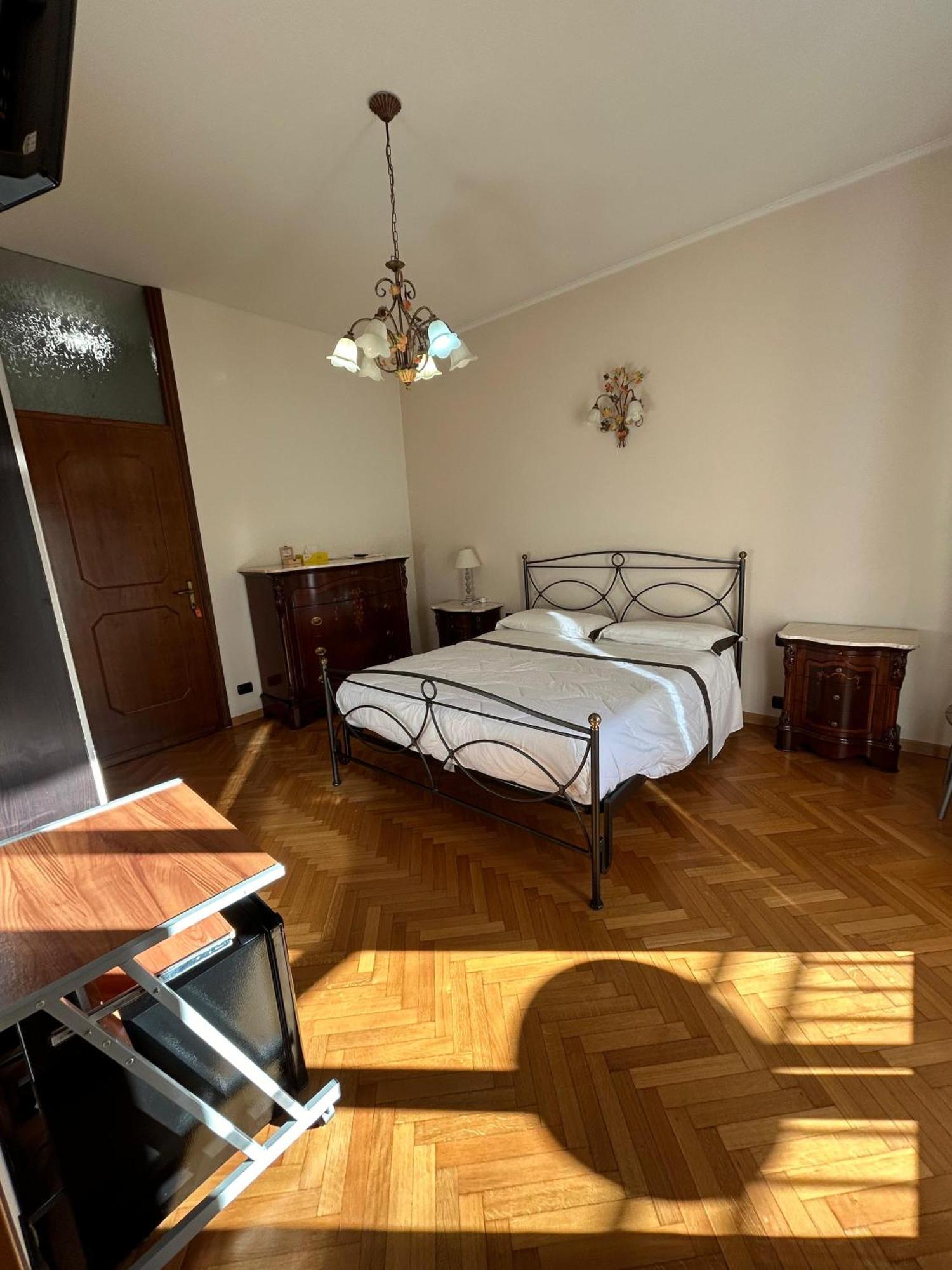 B&B Southitaly ブスト・アルシーツィオ エクステリア 写真
