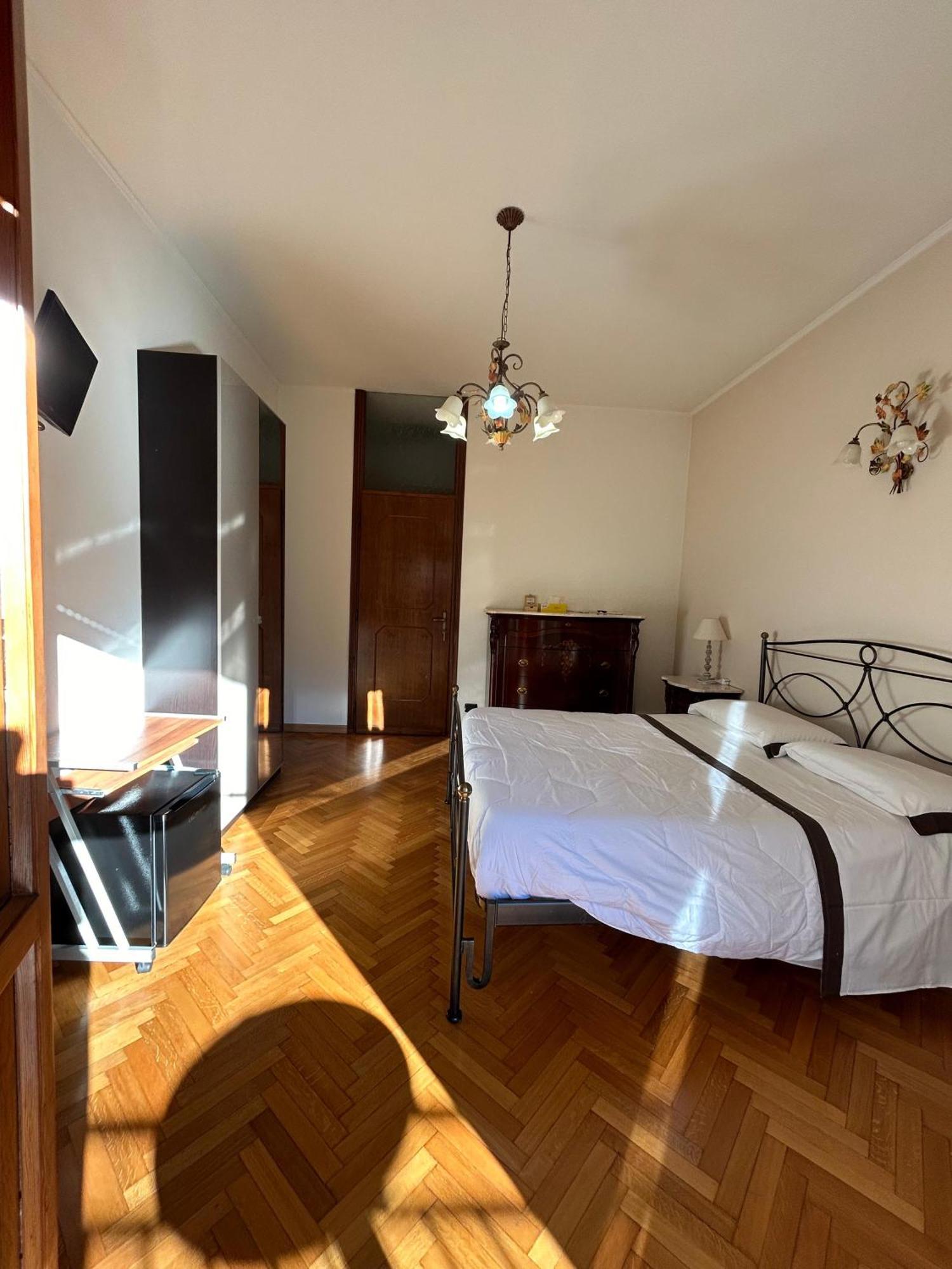 B&B Southitaly ブスト・アルシーツィオ エクステリア 写真