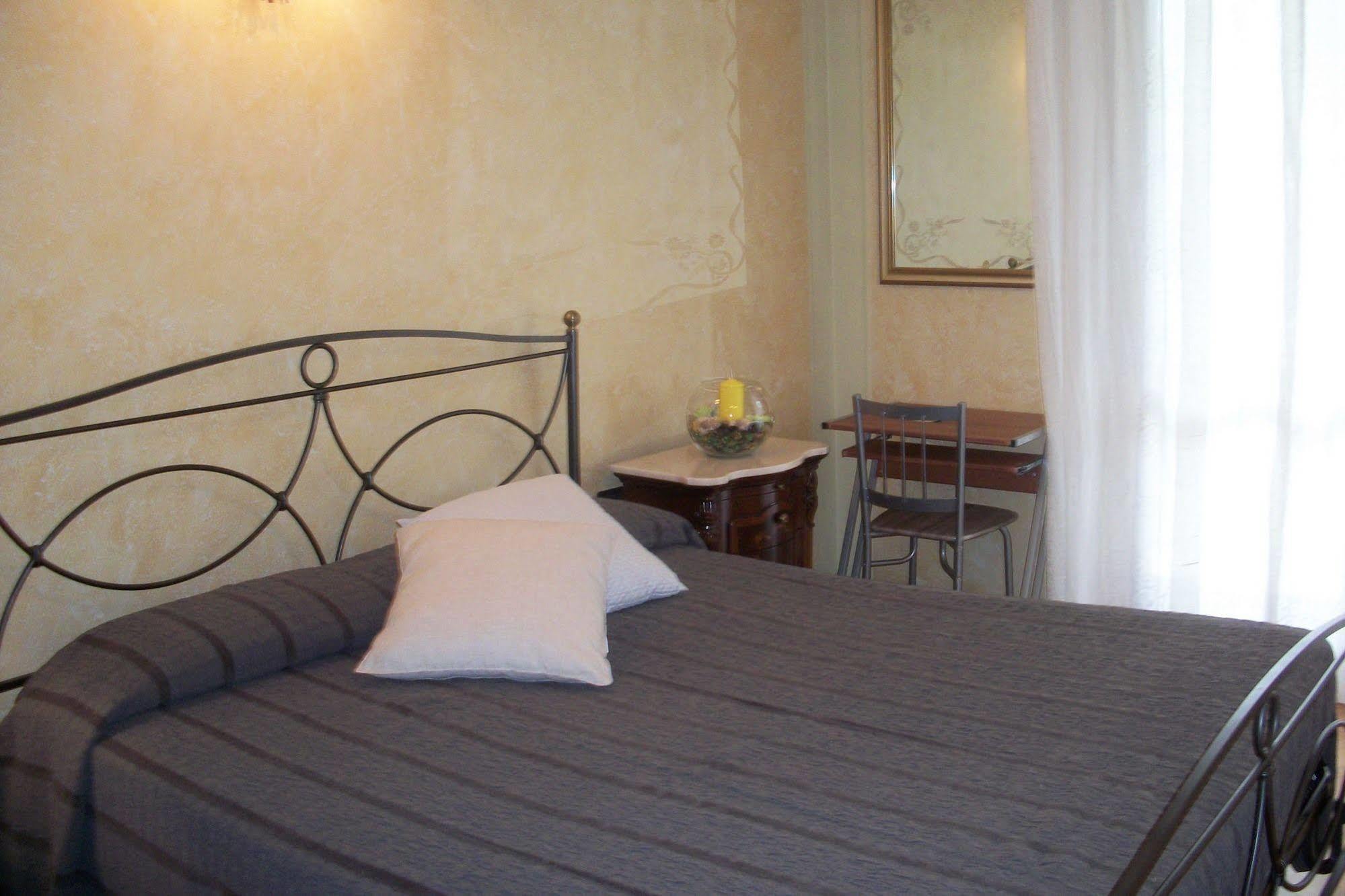 B&B Southitaly ブスト・アルシーツィオ エクステリア 写真